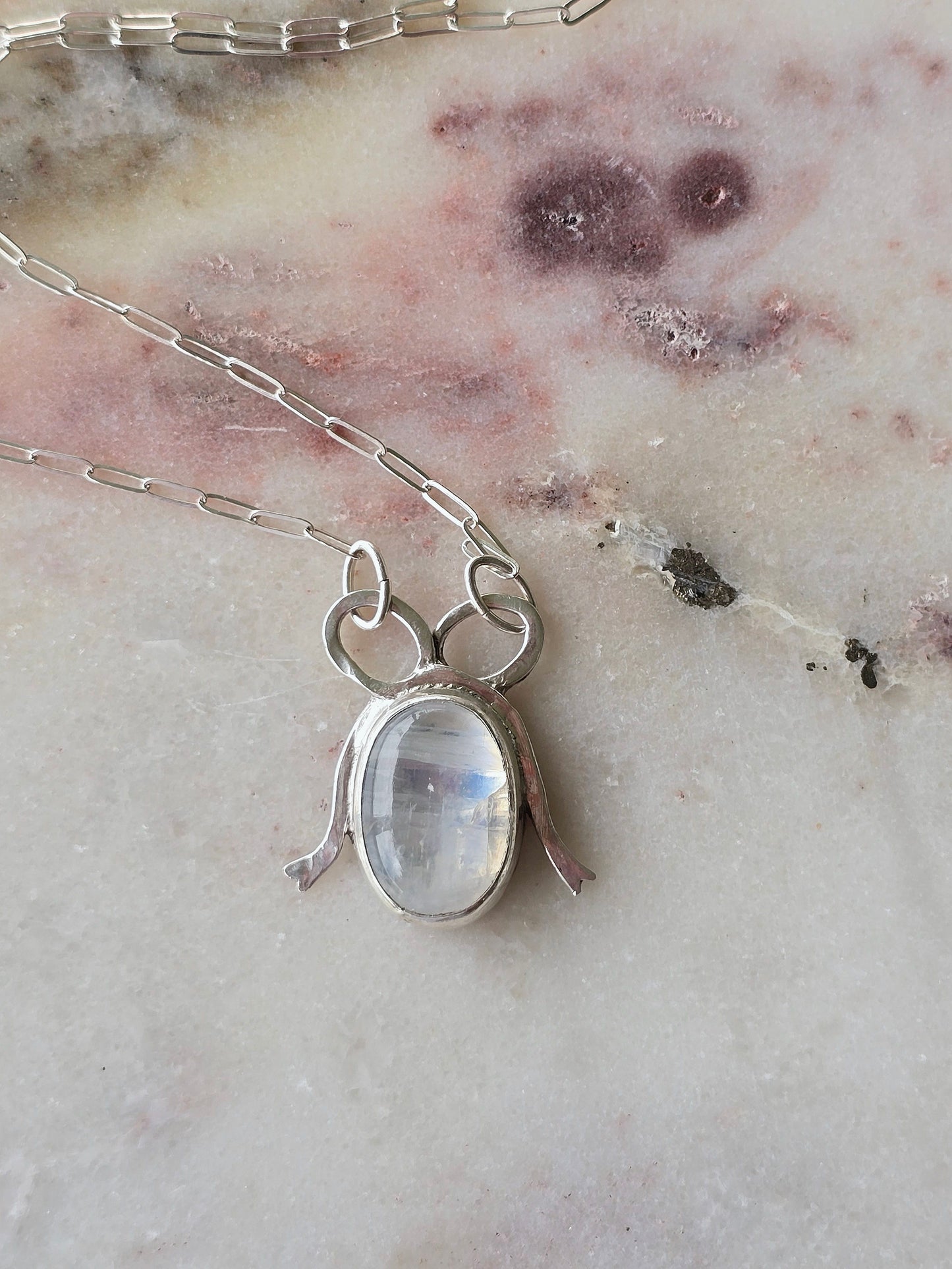 glimmer necklace