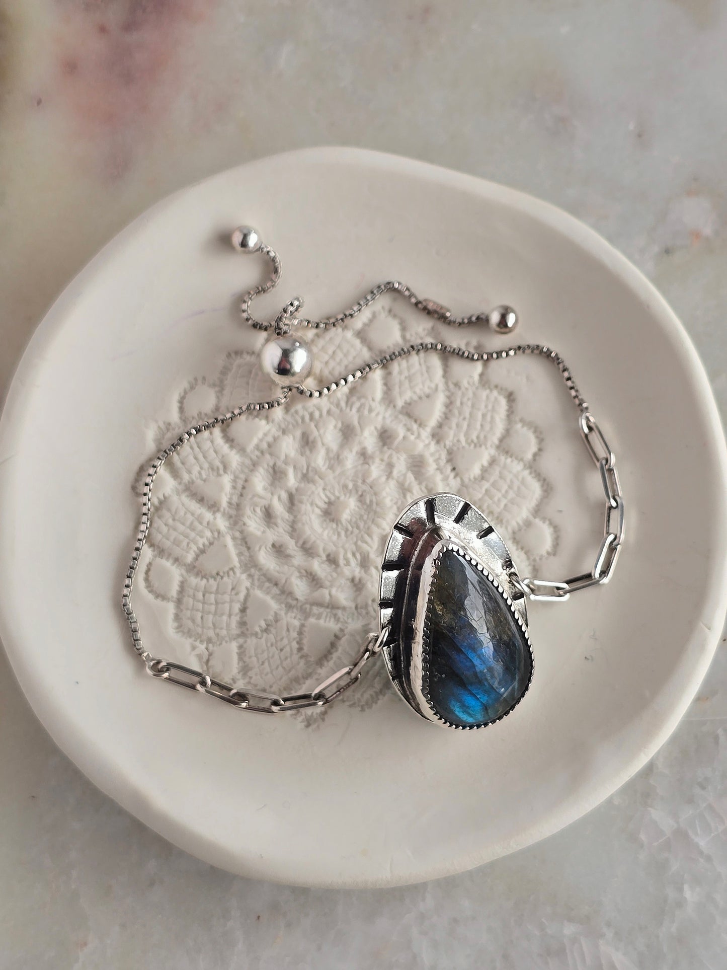 waterdrop adjustable bolo bracelet
